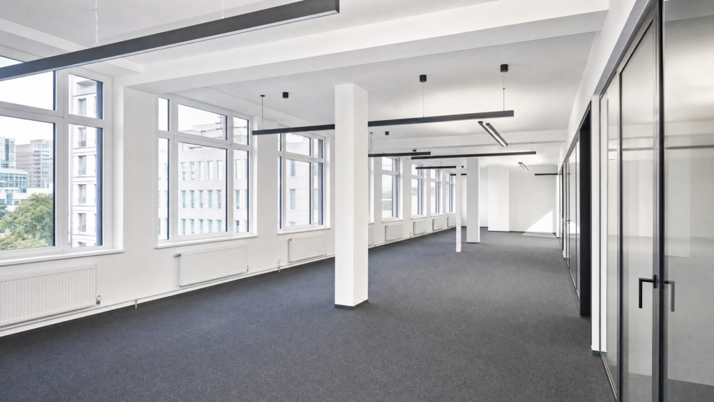 Frisch gestrichenes Büro als Referenzprojekt eines Berliner Malerbetriebs