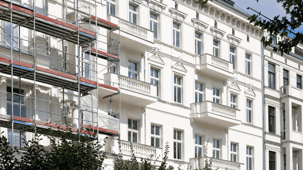 Fassadenanstrich Berlin - Frisch gestrichene Berliner Fassade