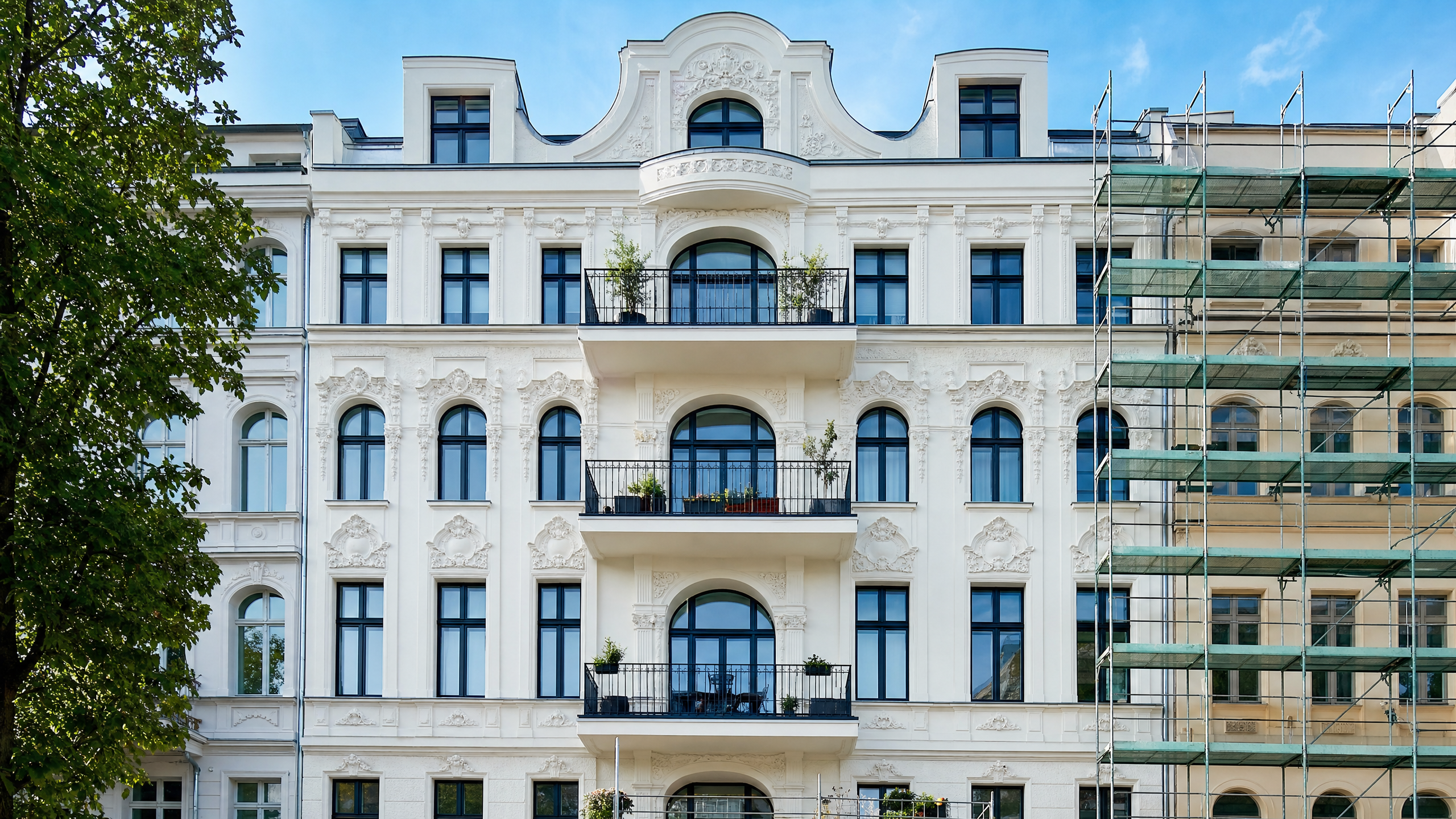 Fassadensanierung Berlin - Sanierte Berliner Altbaufassade