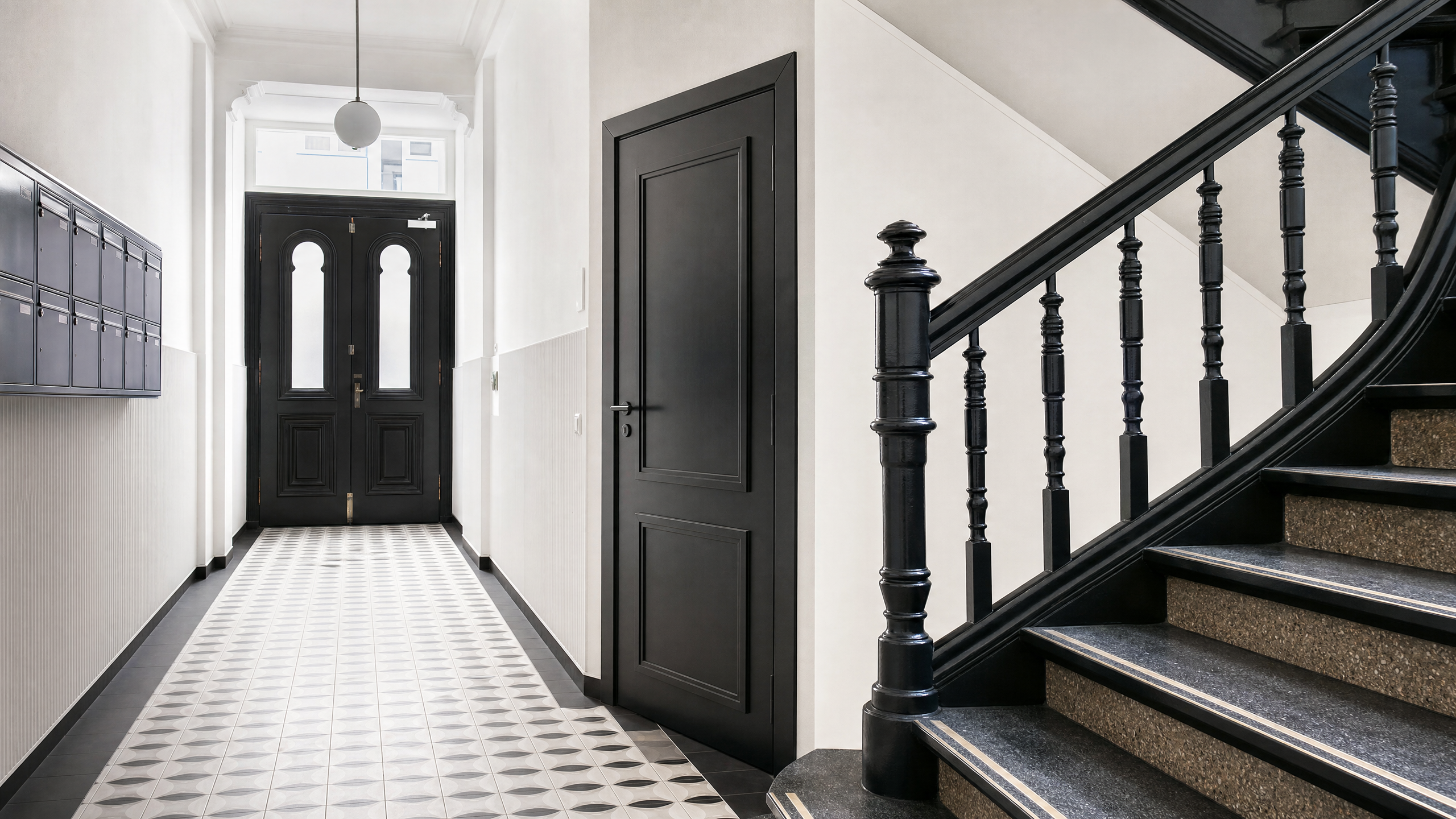 Hausverwaltung Renovierung Berlin - Renoviertes Treppenhaus
